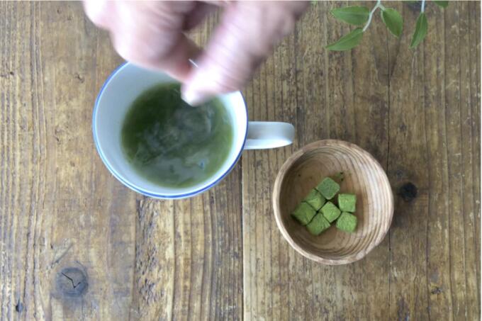 【ふるさと納税】コロコロ抹茶キューブ　柚子風味（微糖）（30個入×4箱）〈有機 オーガニック 無農薬 抹茶スイーツ スイーツ お菓子 宇治抹茶 抹茶 抹茶ラテ 柚子 ゆず フリーズドライ〉 手軽 茶道具要らず 　お届け：入金確認後、約1週間でお届け