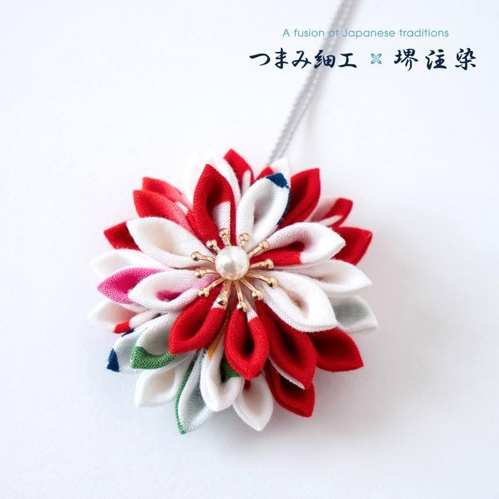 花舞うペンダント「つまみ細工×堺注染」(赤)