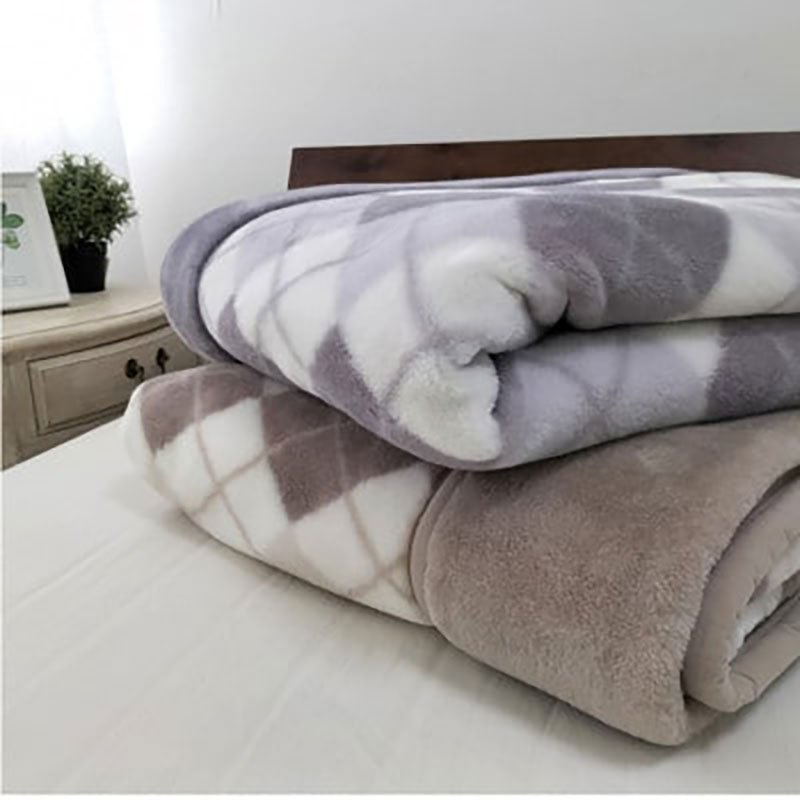 【ふるさと納税】毛布 シングル ロング 140×220 2枚組 ベージュ&グレー セット 吸湿 発熱 ボリューム 合わせ毛布 ロング毛布 ブランケット 肌掛け 肌掛け布団 肌布団 掛け布団 布団 寝具 大阪 大阪府 岸和田市 お届け:お申し込み後、3週間程度で順次発送予定 [2]