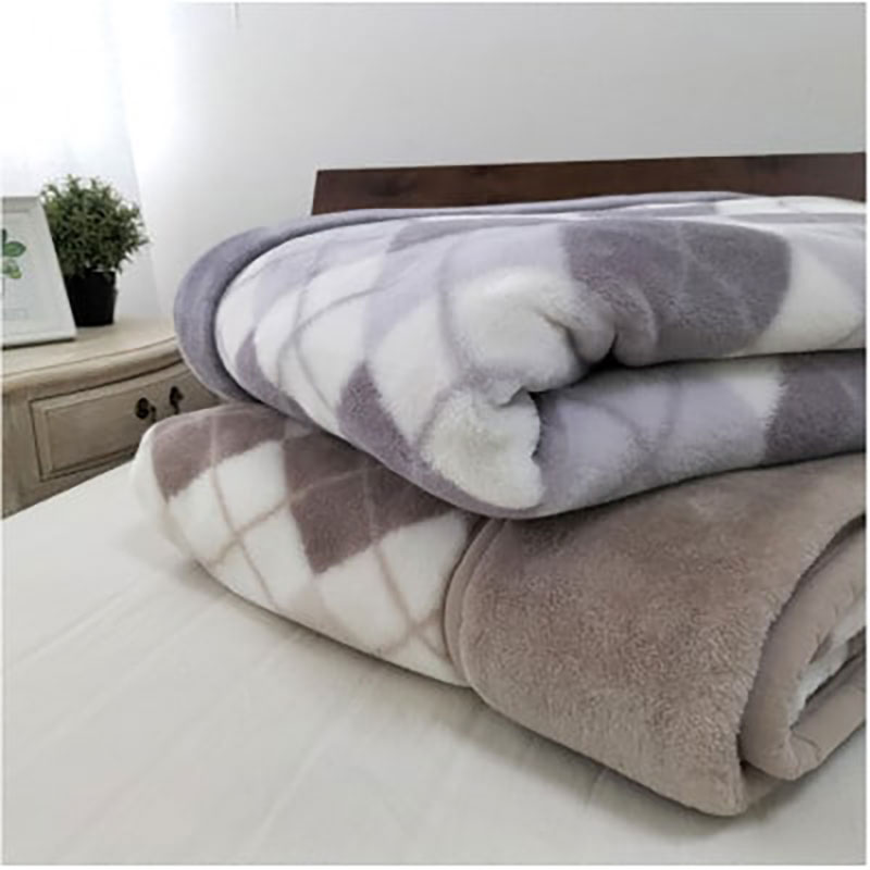 【ふるさと納税】毛布 シングル ロング 140×220 ベージュ 1枚 吸湿 発熱 ボリューム 合わせ毛布 ロング毛布 ブランケット 肌掛け 肌掛け布団 肌布団 掛け布団 布団 寝具 日本製 2枚合せ毛布 大阪府 岸和田市 お届け:お申し込み後、3週間程度で順次発送予定 [3]