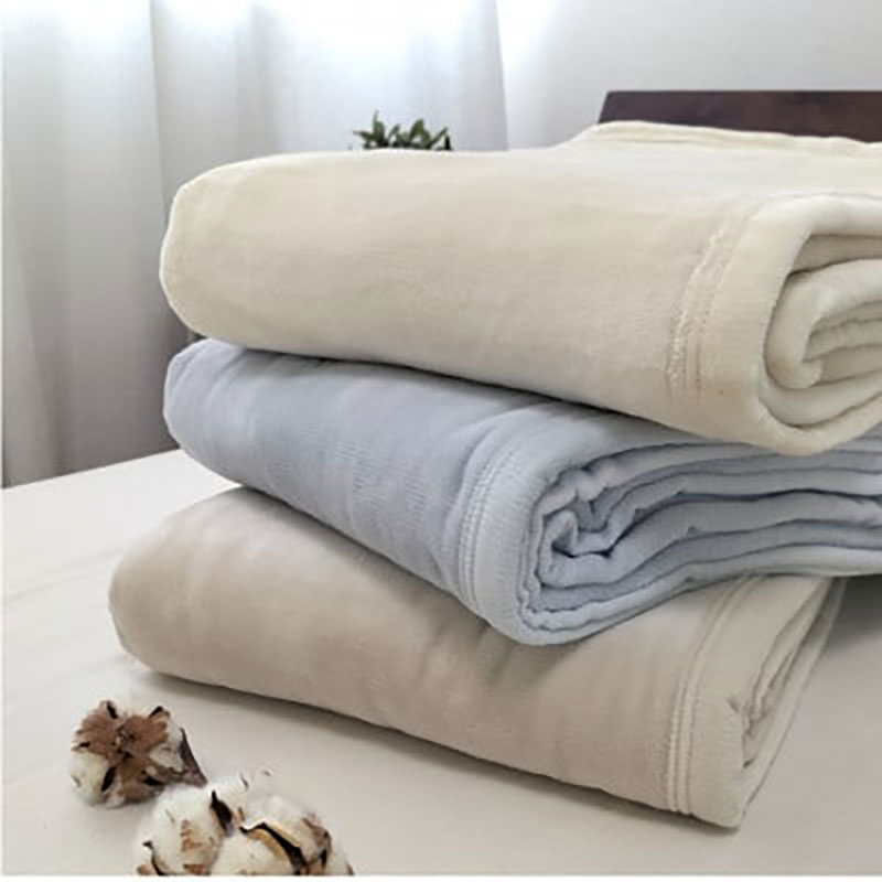 【ふるさと納税】毛布 シングル 140×200cm アイボリー 贅沢 ふわふわ オーガニックコットン 綿毛布 ブランケット 肌掛け 肌掛け布団 肌布団 掛け布団 布団 高級 綿100% 日本製 寝具 大阪 大阪府 岸和田市　お届け：お申し込み後、3週間程度で順次発送予定