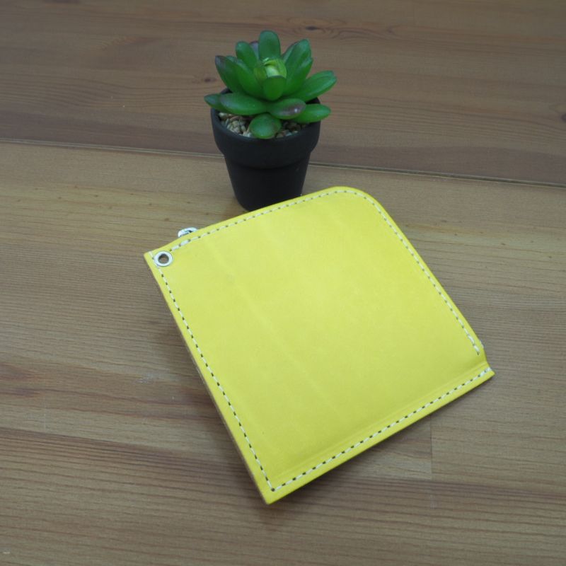 財布 プチウォレット [イエロー] 革 ( 縦約11cm × 横約11cm × 厚さ約1.0cm )