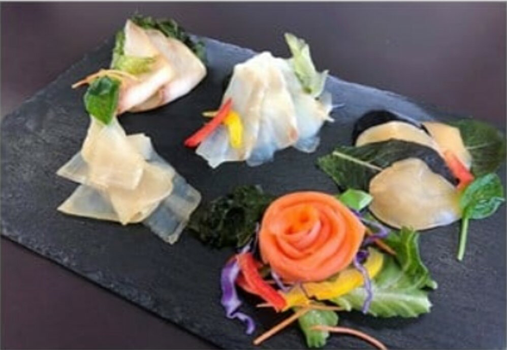 【ふるさと納税】[日本ギフト大賞受賞] 漢魂プレミアムスモーク5種ギフト｜株式会社ヒラオ スモーク サーモン 鮭 さけ シャケ 鯛 帆立 ほたて海鮮 小分け パック くんせい 冷燻製 おつまみ お取り寄せ 大阪府寝屋川市 ギフト 贈答 [0065]