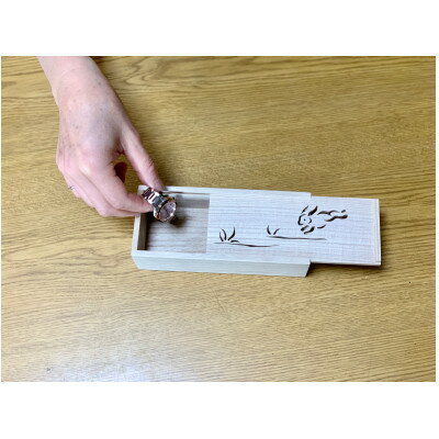 【ふるさと納税】伝統的工芸品 大阪欄間彫刻 Ranma Case 兎 桐箱【1373458】