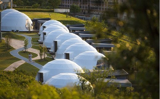 【ふるさと納税】SKY DOME 阪南 宿泊 利用 割引券 10,000円分 スカイドーム 宿泊券 金券 利用券 チケット グランピング 体験 夜景 穴場 スポット ドームテント 絶景地 1棟貸切 大阪府 阪南市 送料無料