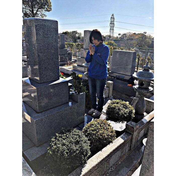 [神戸市内霊園限定] お花屋さんが行う、お墓参り代行サービス 仏花・写真付き報告書