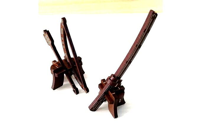 【ふるさと納税】戦国武将兜（全39種より選択）武具・屏風付き《キット品》 インテリア 組み立て型