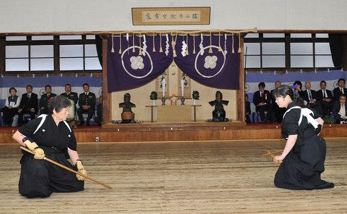 【ふるさと納税】修武館で体験　なぎなた・天道流(薙刀)6ヶ月体験入館　【体験チケット】