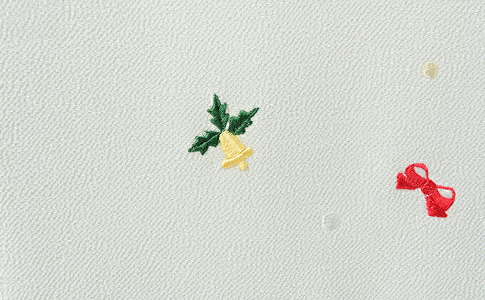 【ふるさと納税】帯揚げ　白地　ちりめん　クリスマスの刺繍　帯上げ　着物に 織物 ファッション 和装 式 篠原縫製　お届け：ご入金確認後、約1週間ほどで発送いたします。