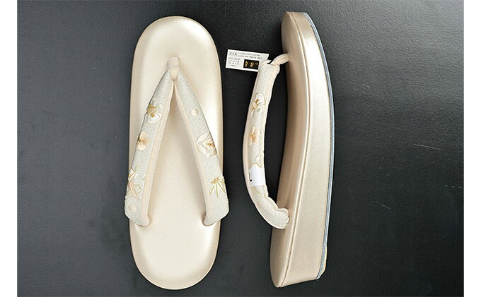 【ふるさと納税】ぞうり　草履　シャンパンゴールドの台　七宝と宝尽くしの花緒　Lサイズ　お着物に　きもの 和装 履物 24.5センチ 疲れにくい 入学 卒業 結婚式 式典 セレモニ 篠原縫製　お届け：ご入金確認後、約1週間ほどで発送いたします。 f282073-itami-10000264 兵庫県伊丹市 サンプル画像2
