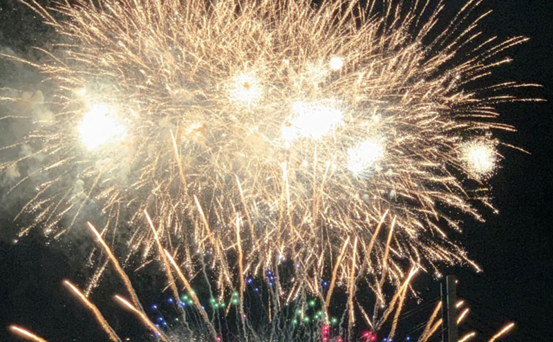 【ふるさと納税】【いたみ花火大会】(2026年10月31日（土）開催)Sエリア有料観覧席【イス席】1名分 イベント お出かけ 関西 兵庫県 伊丹市 伊丹 花火大会　お届け：令和8年10月上旬以降に順次発送予定