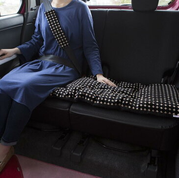 【ふるさと納税】D01502リバーシブル★ロングシートクッション(マーブルブラック×Wブラック) ※工場見学ツアー券付