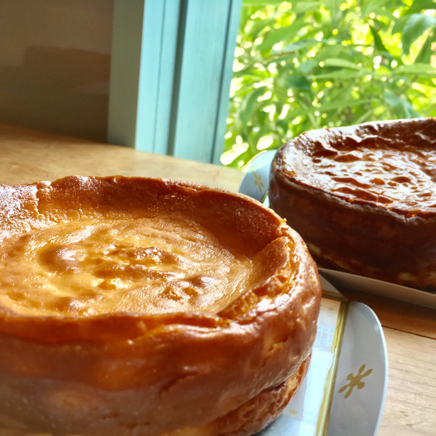 【ふるさと納税】雪岡 チーズケーキ 2個 セット ベイクドチーズケーキ & いちじく | 兵庫県 丹波篠山 お菓子 おかし スイーツ お取り寄せ お取り寄せスイーツ お土産 洋菓子 食品 食べ物 ギフト プレゼント 贈り物