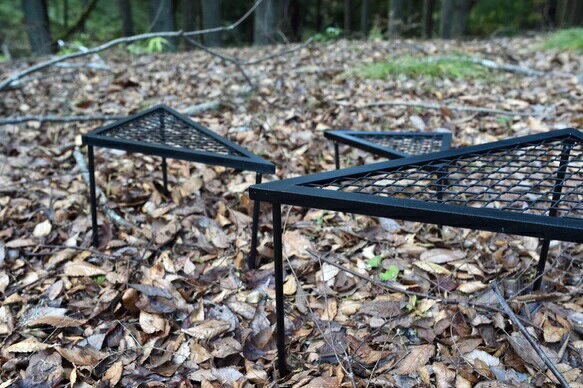 【ふるさと納税】バーベキューグリル BBQ-Grill Triangle 3点セット W standard 焚き火台 キャンプ アウトドア BBQ バーベキュー グリル 三角 トライアングル キャンプ用品 アウトドア 兵庫県 丹波市 f282235-tamba-10002297 兵庫県丹波市 サンプル画像2