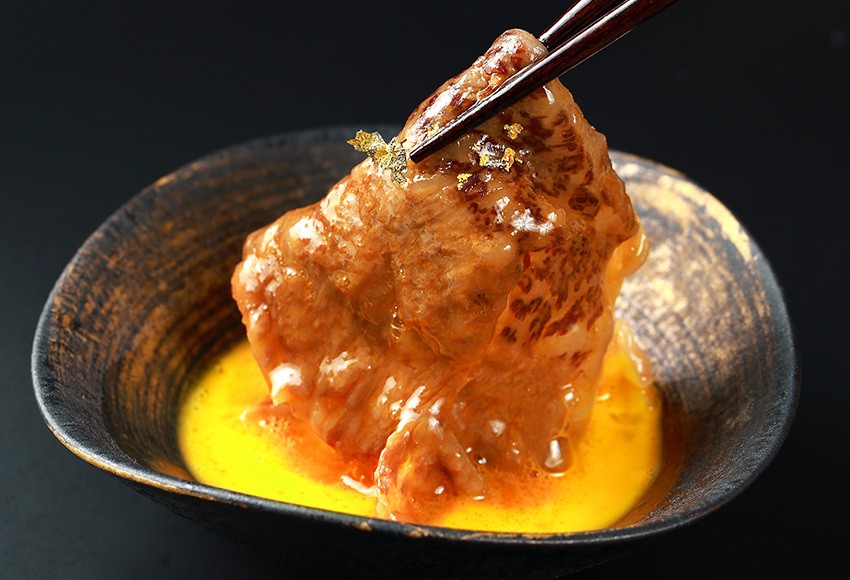 【ふるさと納税】【和牛セレブ】神戸牛すき焼き・しゃぶしゃぶスライス（ブリスケ）900g 神戸牛 神戸ビーフ 神戸beef 但馬牛 和牛 黒毛和牛 国産牛 牛肉 お肉 すき焼き しゃぶしゃぶ ブリスケ 希少部位 ギフト f282251-asago-10001875 兵庫県朝来市 サンプル画像2