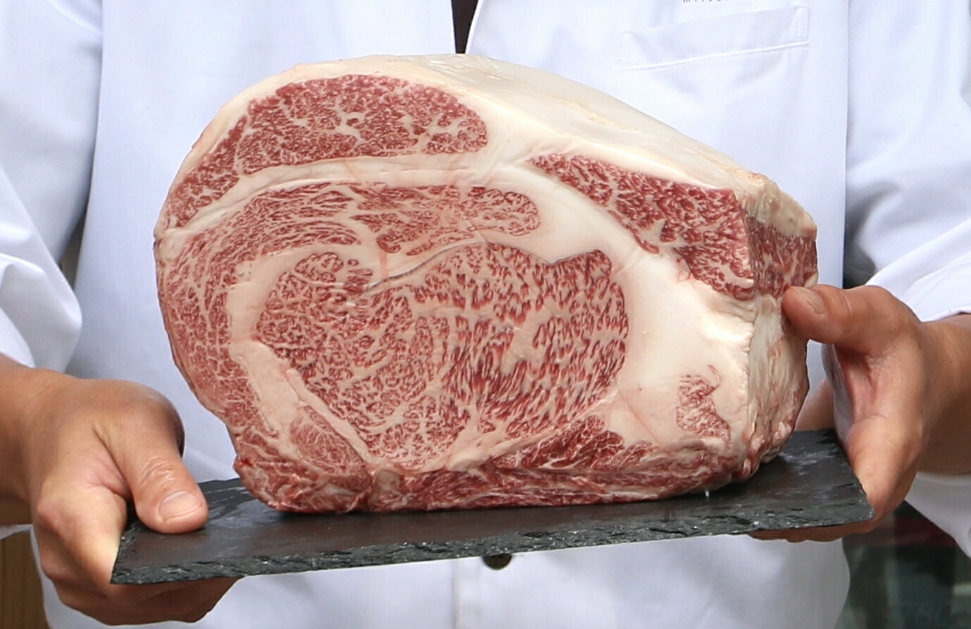 【ふるさと納税】チルド 宇陀里牛 ロース ブロック 約3kg ／ 光福久屋 ふるさと納税 牛肉 焼肉 バーベキュー BBQ キャンプ ステーキ マンガの世界 黒毛 和牛 冷蔵 真空 新鮮 ブランド 奈良県 宇陀市