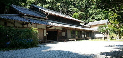 【ふるさと納税】古民家やまおか 2名様 一棟貸切 ご宿泊券 一泊二食付き(ご夕食は宇陀牛のメニュー) ／ ふるさと納税 自然 体験 奈良県 宇陀市