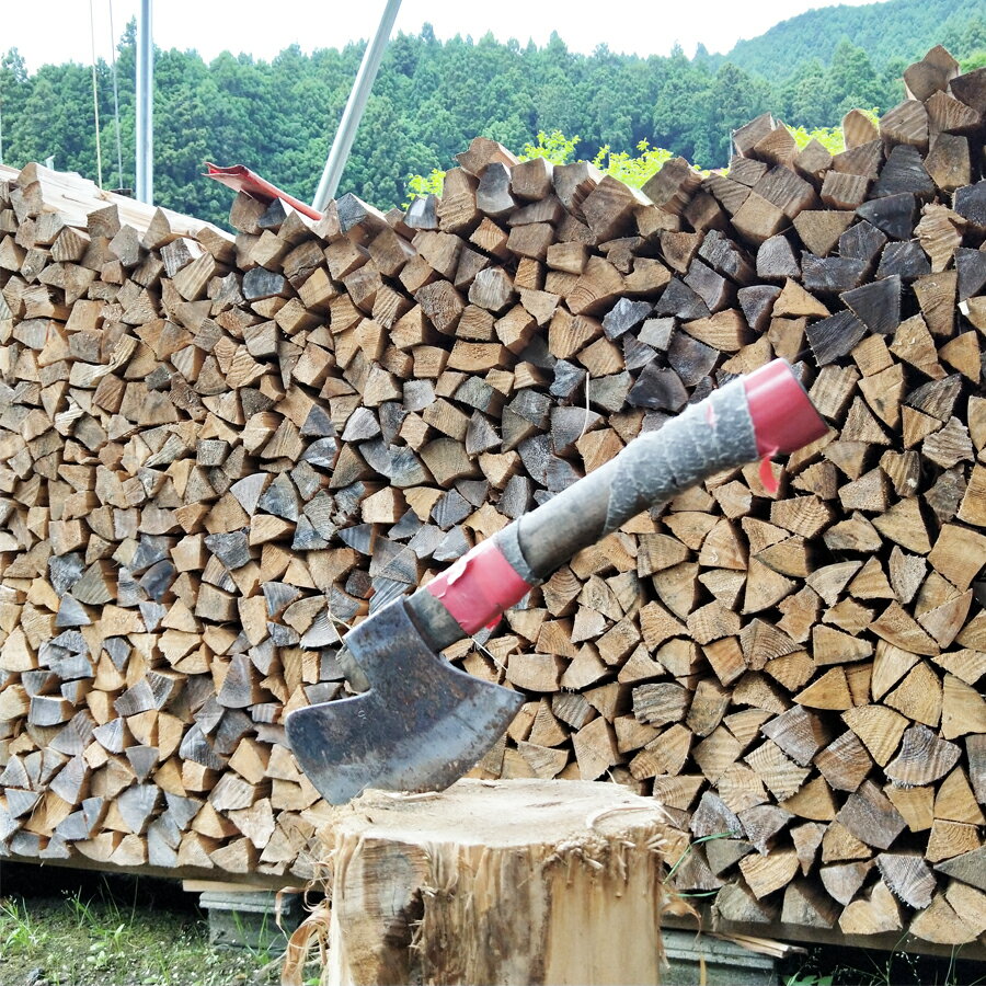 【ふるさと納税】1年間乾燥済 薪7kg /// 薪 杉 乾燥済 焚き火 キャンプ 暖炉 針葉樹