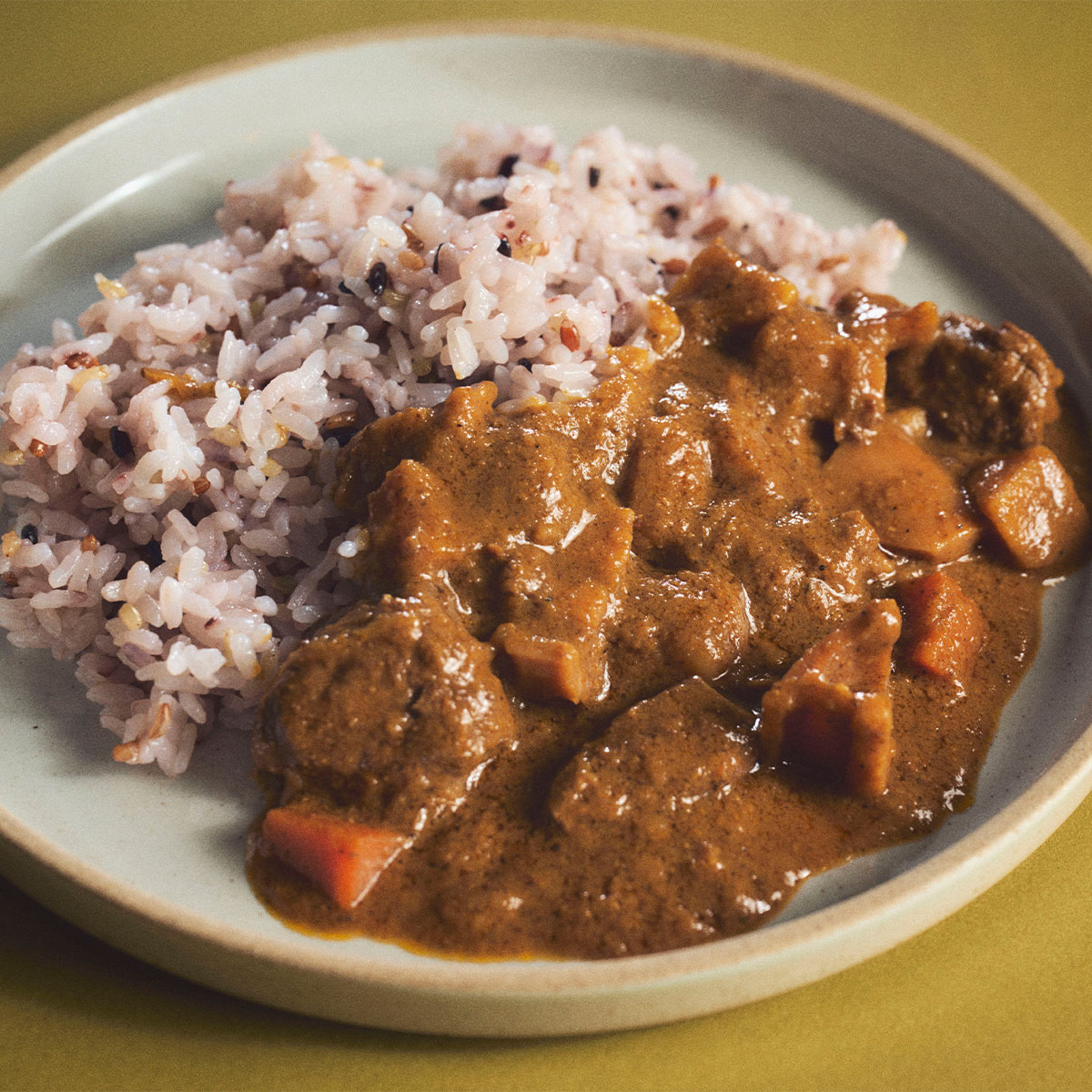 大和牛と明日香野菜でつくった「飛鳥カレー」と古代三色米[3人前セット]