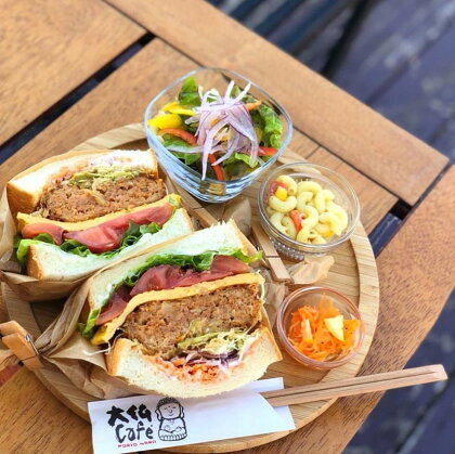 奈良県 広陵町「大仏Café」で使用できるお食事券9,000円分(3,000円×3枚) / ふるさと納税 奈良県 広陵町 カフェ 喫茶店 チケット 利用券 食事券 珈琲 コーヒー 紅茶 ランチ 軽食 女子会 テイクアウト 大仏サンド 地産地消 ハンバーグ パフェ リラックス