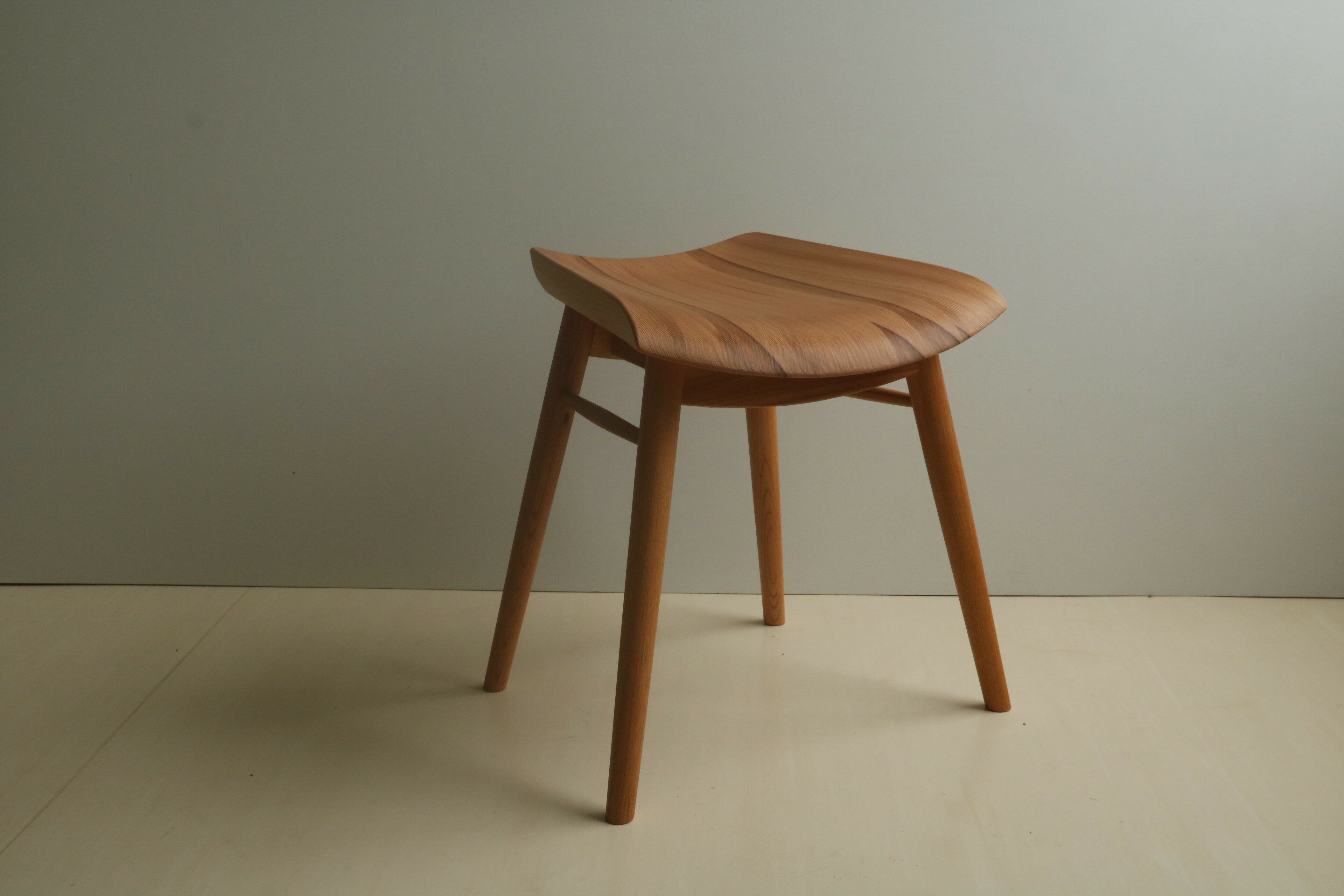 ペタルスツール(木工 森)