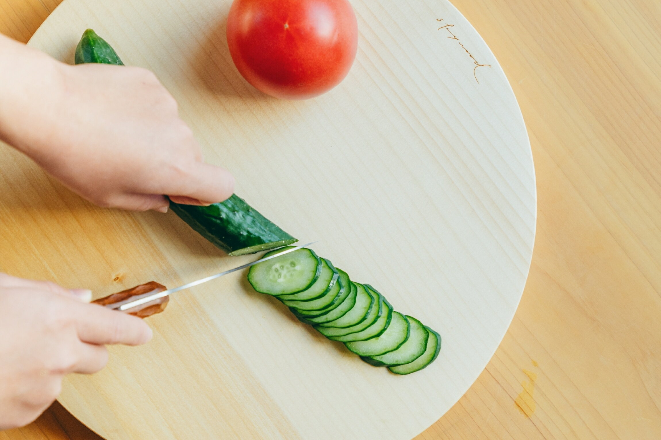 【ふるさと納税】いちょう 一枚板 丸まな板 LLサイズ 34cm 天然木 国産 イチョウ カッティングボード プレート テーブルウェア キッチン 台所 家事 料理
