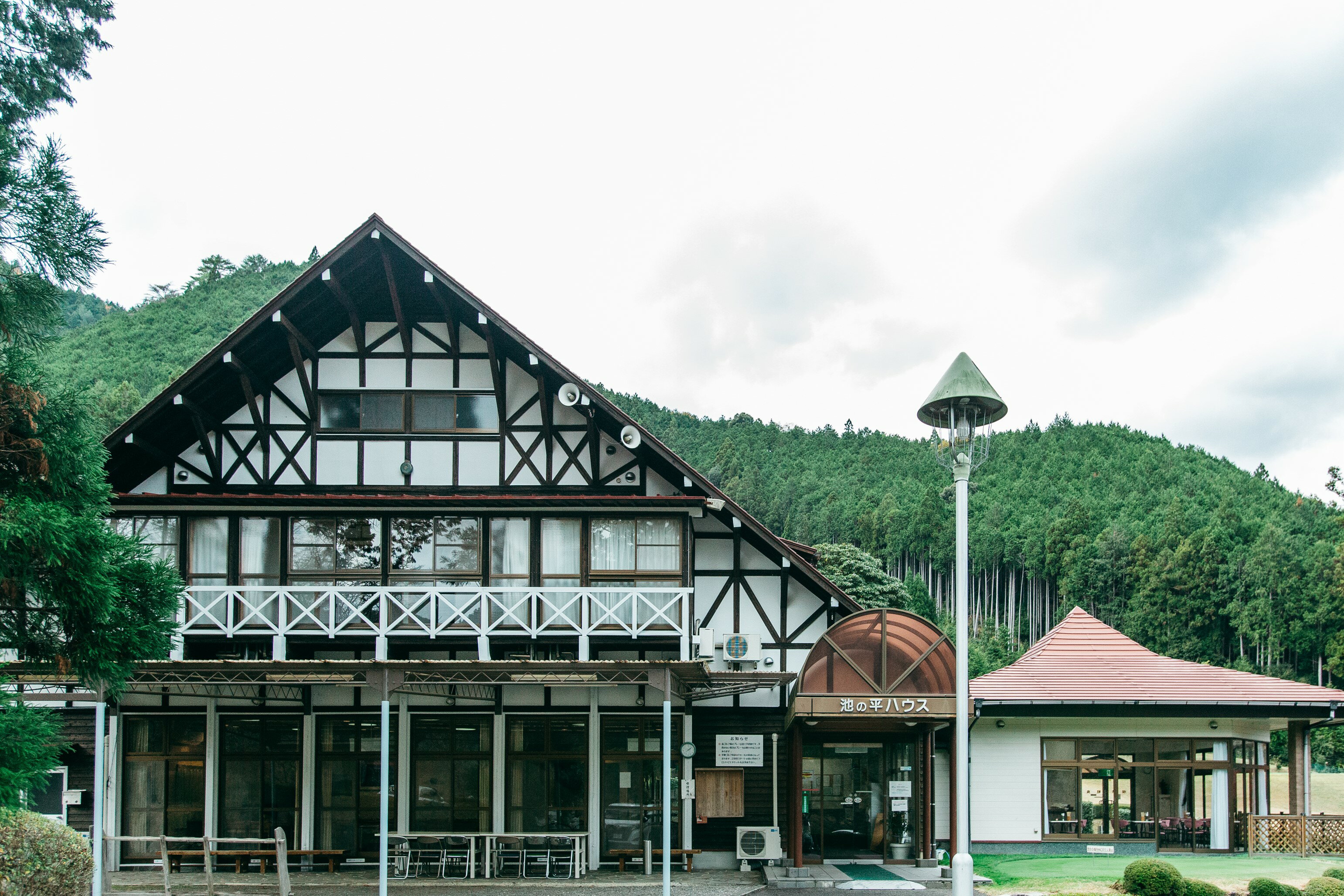 【ふるさと納税】奈良 ゴルフ 休日ペア利用券 池の平ゴルフ場 下北山村 大自然 旅行 施設利用券 利用券 トラベル スポーツ チケット