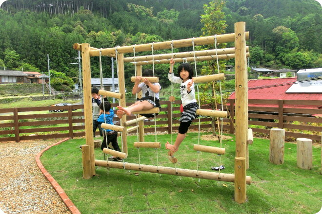 【ふるさと納税】木製 ウッドランド無塗装 防腐加工済 国産材 間伐材使用 環境配慮 外遊び 屋外 アスレチック 遊具 公園