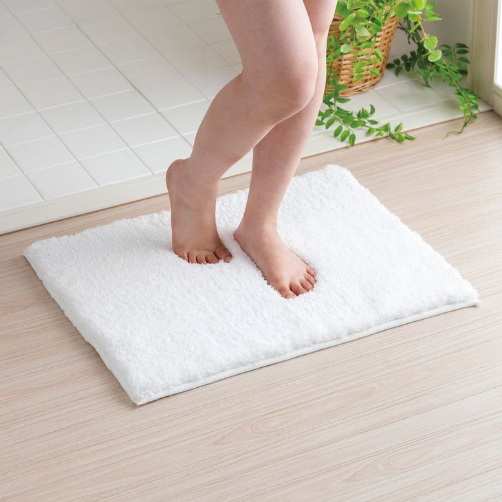 【ふるさと納税】思わず頬ずりしたくなるバスマット プレミアム45x60cm　ホワイト ※離島への配送不可（北海道、沖縄本島は配送可能） ※着日指定送不可