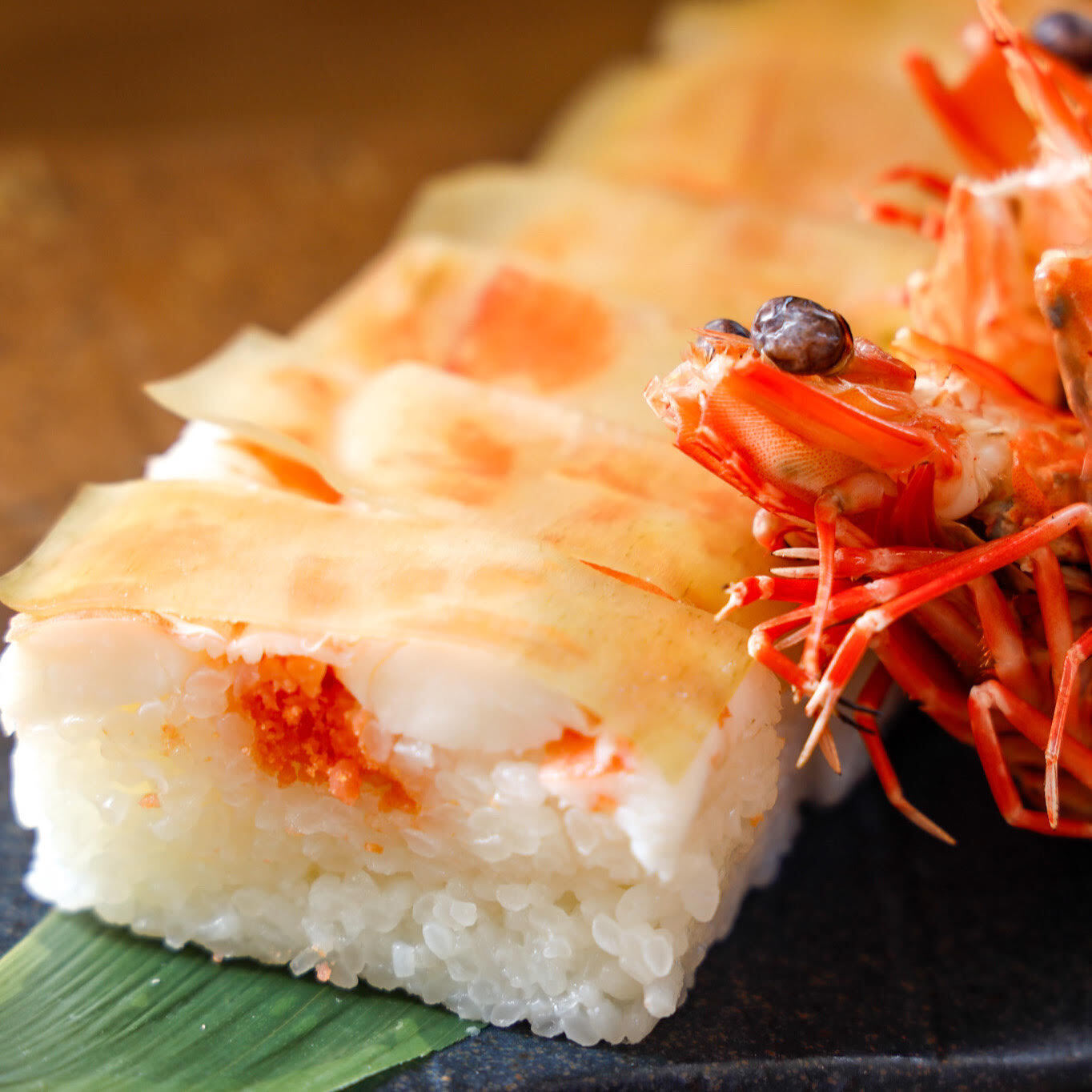 【さわやかなジャバラ果汁使用！】足赤海老の押し寿司（A671-1）