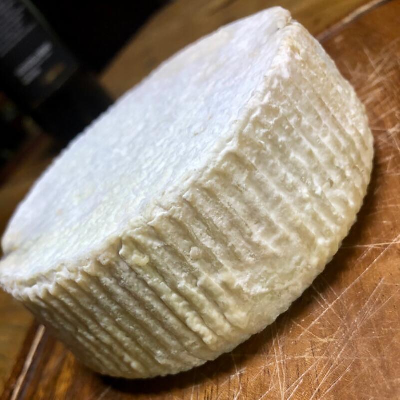 カチョッタチーズ (熟成タイプ)1個 / チーズ サンドイッチ 山羊 ヤギ 和歌山県 田辺市