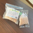 商品詳細 商品名： 森の香りセット 商品内訳： 吊り下げ用、小分け使い用 内容量： 各4個 配送： 常温 提供元 特定非営利活動法人若者応援センターヨリドコ いま流行のキャンプでの焚火や、テントサウナや薪ストーブ等に最適！ ◎においが気になる下駄箱や、靴の中に入れて脱臭剤としてもご利用可能です。 車などでも使用できる「吊り下げ用」と、直置きできる「小分け用」で合わせて8点入りのセットです。 熊野川流域は、気象、土壌に富み、その豊かな自然環境が国産材の中で最高級品といわれる 「熊野桧（ひのき）」を育みました。 十分に乾燥させた「熊野桧（ひのき）」を加工し、その際に出たおがくずをふるいにかけて袋詰めした品物です。 ■製造者について 就労継続支援B型事業所「ヨリドコ」で就労と訓練をしている施設利用者が作業を行っています。 提供元：NPO法人若者応援センターヨリドコ 住所： 和歌山県新宮市仲之町3-390-3 ・ふるさと納税よくある質問は こちら ・寄附申込みのキャンセル、返礼品の変更・返品はできません。あらかじめご了承ください。 ・誠に申し訳ございませんが、離島へのお礼品の配送はお受けできません。【注文内容確認画面の「注文者情報」を寄附者の住民票情報とみなします】 ・必ず氏名・住所が住民票情報と一致するかご確認ください。 ・受領書は住民票の住所に送られます。 ・返礼品を住民票と異なる住所に送付したい場合、注文内容確認画面の「送付先」に返礼品の送付先をご入力ください。 ※「注文者情報」は楽天会員登録情報が表示されますが、正確に反映されているかご自身でご確認ください。