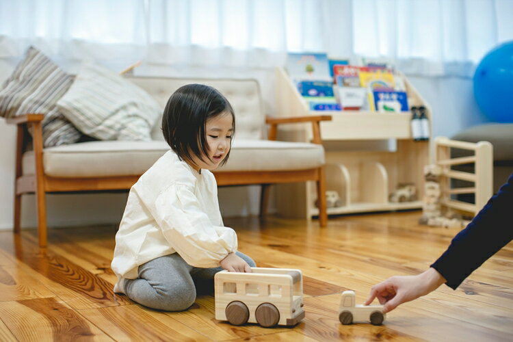 【ふるさと納税】IKONIH オルゴールバス ｜ おもちゃ 子供 こども オモチャ 玩具 プレゼント お祝い 木 出産祝い 安全 オーガニックトイ ファーストトイ バス 乗り物 車 大型車 アイコニー