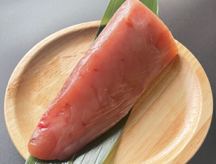 【ふるさと納税】すさみ町の熟成マグロと干物のセット（まぐろ200g〜300g×1本 、干物×6枚【あじ開き×3 、さんまみりん干し×3】）/ まぐろ 鮪 アジ鯵 サンマ 秋刀魚 詰め合わせ