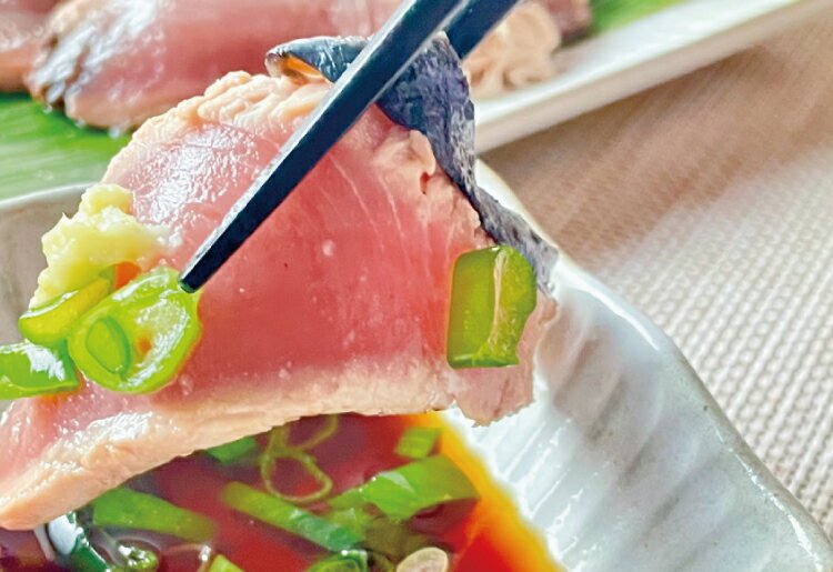 【ふるさと納税】熟成ケンケン鰹のたたきと赤イカと干物のセット（熟成ケンケン鰹タタキ×1節、赤イカ・旨イカ・甘イカからランダムで×3〜5匹 、干物×6枚【あじ開き×3 、さんまみりん干し×3】）/ いか イカ 魚 セット 鰹 かつお 赤イカ たたき あじ さんま 干物