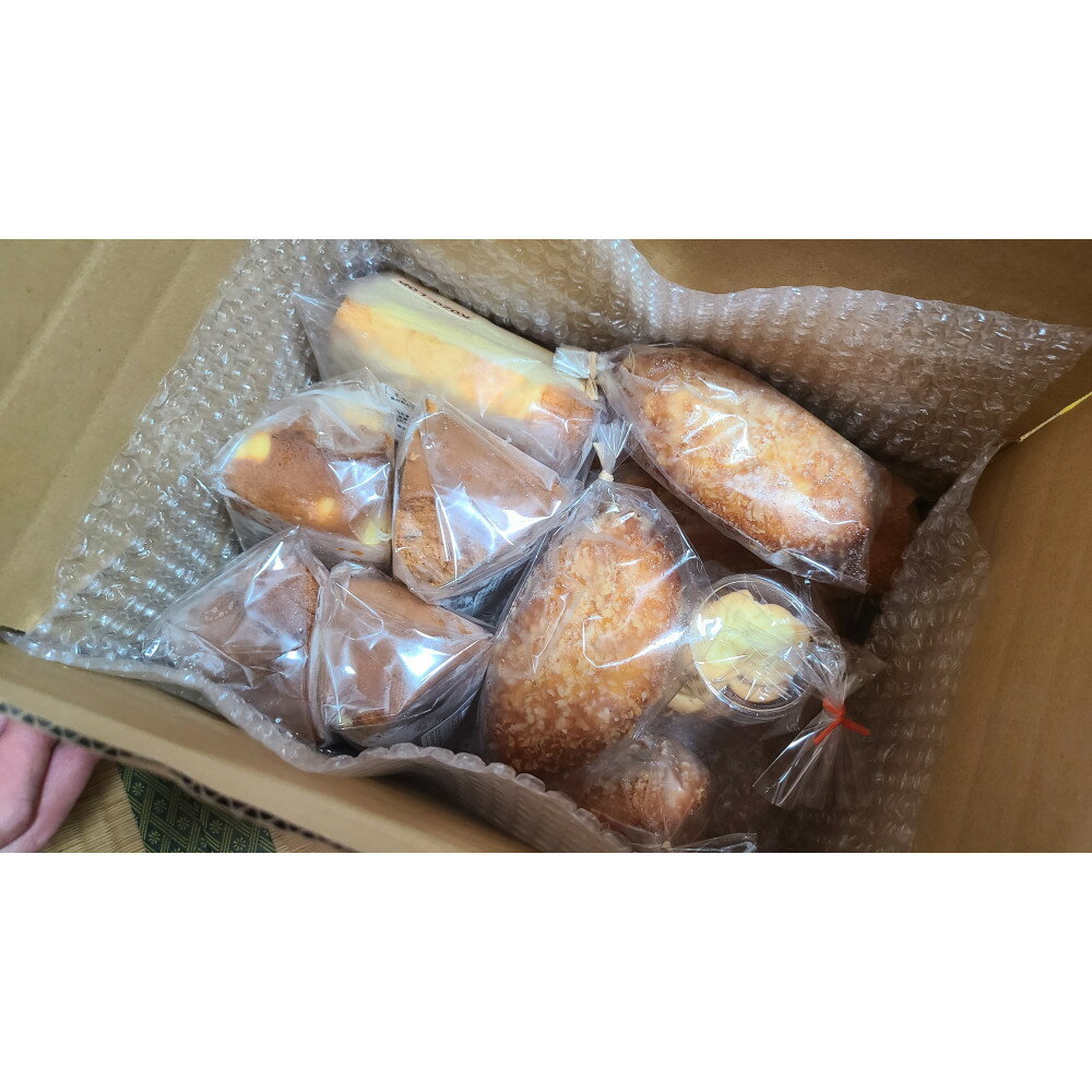 【ふるさと納税】1123.【定期便3ヶ月】小僧ロップのわくわくパン＆ふわふわシフォンケーキセット×3回