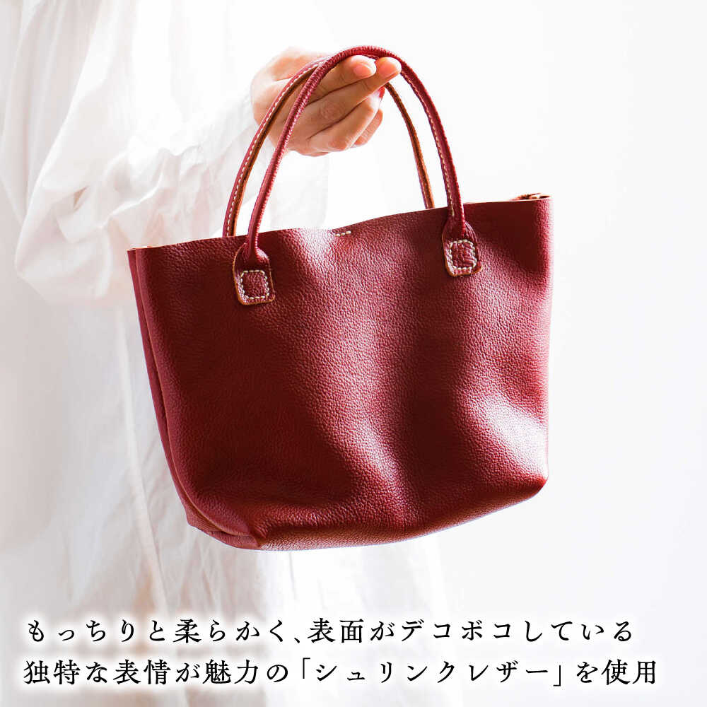 【ふるさと納税】 バッグ 総手縫いで仕立てる本革の「ミニトートバッグ」 総手縫いで仕立てる本革の「ミニトートバッグ」 レザー 革製品 トートバッグ ミニトート バッグ 鞄 かばん 革 本革 牛革 ハンドメイド 手作り 手縫い レディース 島根県雲南市/革工房s.m 蕾[AIBF024] f322091-unnan-10001037 島根県雲南市 サンプル画像3