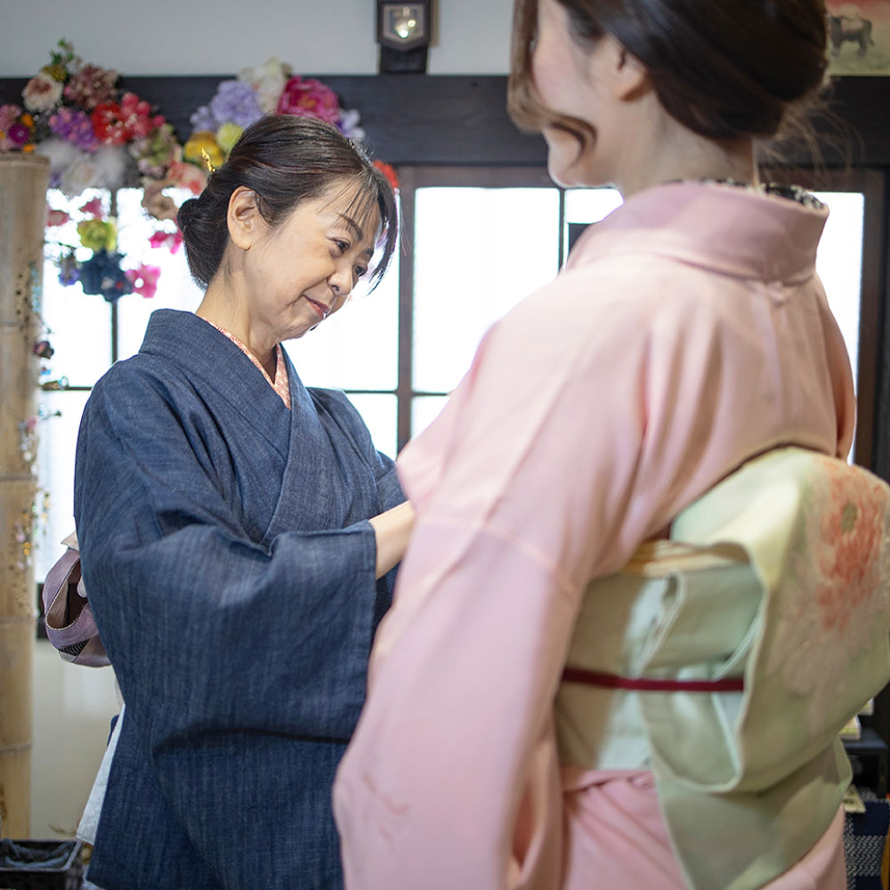 【ふるさと納税】手ぶらでOK 浴衣レンタル チケット（1名様） 着付け・小物一式 ヘアセット付き デート 記念日 岡山 観光 着物浪漫 旅行 手軽 浴衣体験 散策 一式セット 手ぶら プラン 女子旅 思い出作り 倉敷観光 夏 夏の思い出 夏の観光 岡山県 倉敷市 送料無料