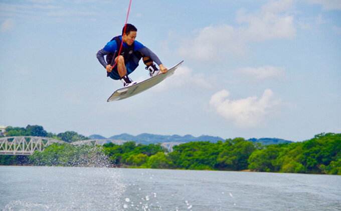 【ふるさと納税】SUP in 高梁川体験チケット 1名様 約2時間コース スタンドアップパドル 中州 観光 トラベル 旅行 宿泊 アクティビティ 岡山県 倉敷市　【体験チケット】 3