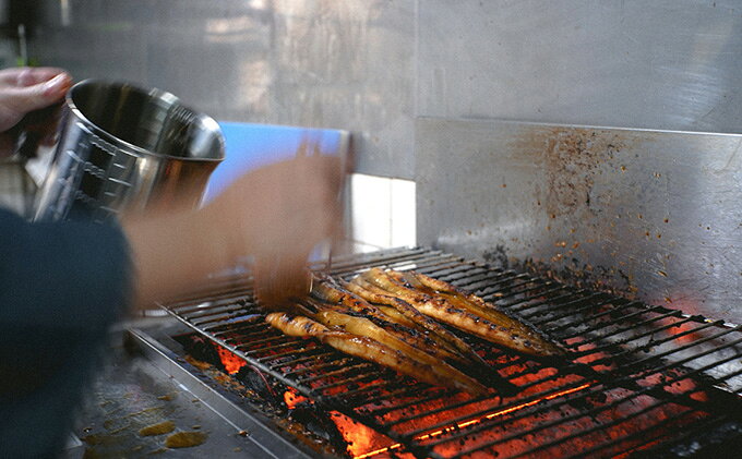 【ふるさと納税】穴子 焼き穴子 5尾入 375g 蒲焼き 小分け 真空パック 厳選 特選 不揃い 小ぶり 魚貝類 魚介類 おかず 和食 魚料理 青島 冷蔵 冷蔵配送 岡山 岡山県 瀬戸内市 3