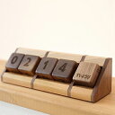 【ふるさと納税】bolly木工房 木 の サイコロ型 万年カレンダー (ウォールナット/ひらがな) カレンダー 木製 インテリア 雑貨 日用品