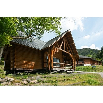 【ふるさと納税】トム・ソーヤー冒険村　コテージ(小)　1泊2日 宿泊券(定員:6名迄)【1101978】