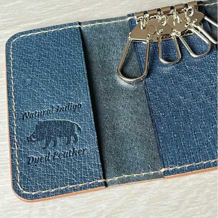 【ふるさと納税】藍染ジビエレザー(猪)のキーケース おすすめ 本革 ハンドメイド 手染め 藍染め 経年変化 スマートキー おしゃれ プレゼント 日本製 国産 メンズ レディース ギフト 贈り物 鍵 革 レザー 35000円 広島県福山市/インディレザー ケース[BAAN008]