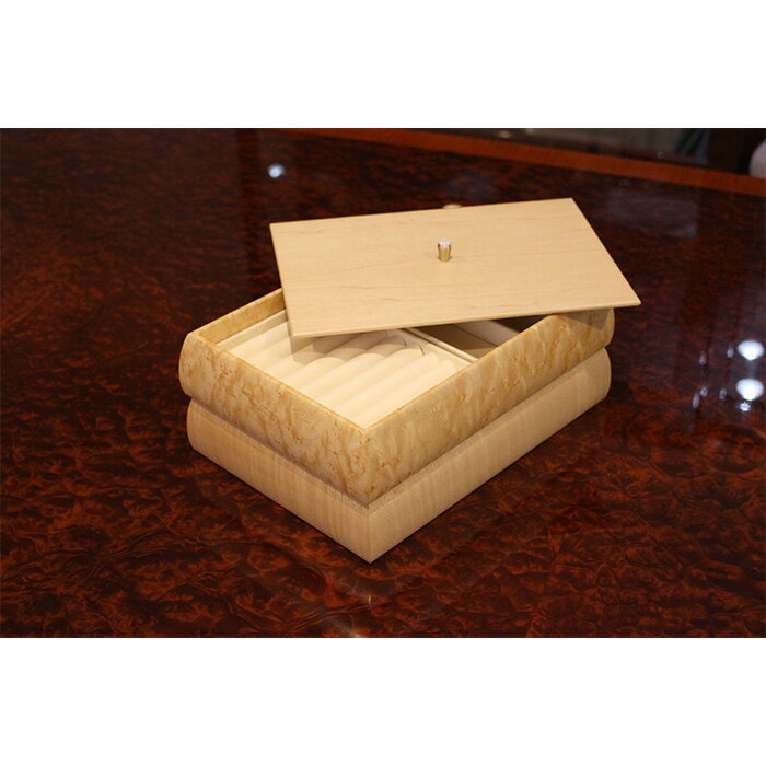 【ふるさと納税】SHINBEYジュエリートレイ2段B［No.877］／ バーズアイメープル ハードメープル 職人 丁寧 収納 送料無料 広島県