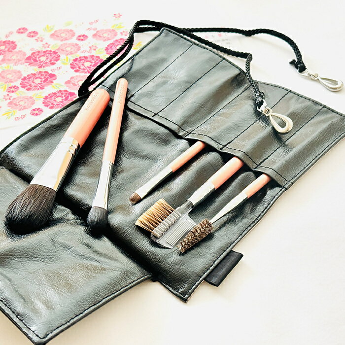 【ふるさと納税】熊野化粧筆　萌5本セット＆ケース　メイクブラシ　熊野筆　化粧筆　チーク　アイシャドー　シャドーライナー　スクリューブラシ　眉ブラシ　コームブラシ　化粧ブラシ　化粧筆セット