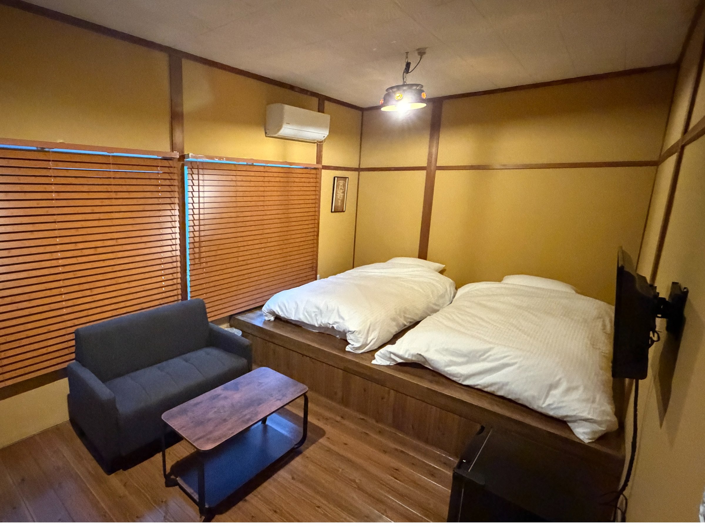 【ふるさと納税】 徳島 旅行 hostel 大黒屋 宿泊券 選べる 1泊 ～ 4泊 ワイン付き Natan ワイン 体験 宿泊 ホテル ホステル 民宿 民泊 おすすめ 池田町 宿泊施設 おしゃれ 古民家 四国 旅行 人気 観光 口コミ ゲストハウス 宿 地域 旅行券 観光 祖谷 三好市 徳島県 f362085-miyoshi-10000318 徳島県三好市 サンプル画像3