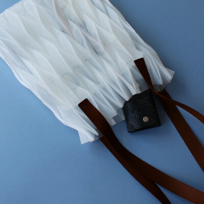 【ふるさと納税】香川産プリーツバッグ・ヘリンボーン・ラージ[ブロンズ1点]軽やかで上品な透け感のあるショルダーバッグ【1697764】