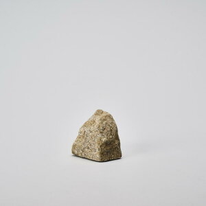 【ふるさと納税】RS - ROCK END / S / sabi|庵治石ブックエンド | ブックエンド 950g 庵治石 W100 D70 H100 おしゃれ 倒れない 生活 アクセント 自然石 手加工 研磨加工 世界にひとつだけ 本立て ROCK END S 高松市 お取り寄せ インテリア 雑貨 収納 送料無料