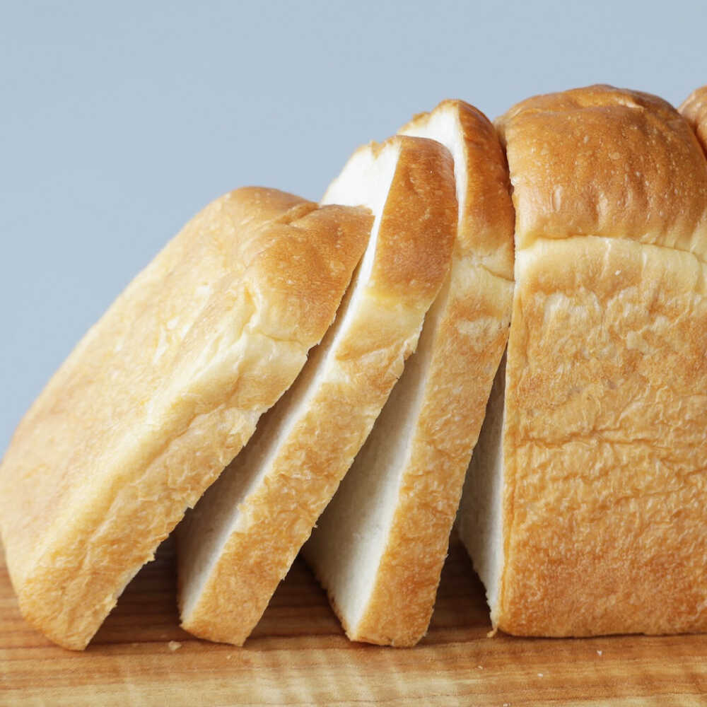 【ふるさと納税】食パン 【全6回定期便】【冷凍】臥龍食パン2本 おすすめ 人気 食パン 定期便 ぱん セット 高級食パン 冷凍パン パン酵母 国産小麦 冷凍食パン 2本 臥龍食パン 愛媛県大洲市/株式会社アライ 冷凍パン 食事パン 朝食 ベーカリー 冷凍 ぱん[AGAY048]