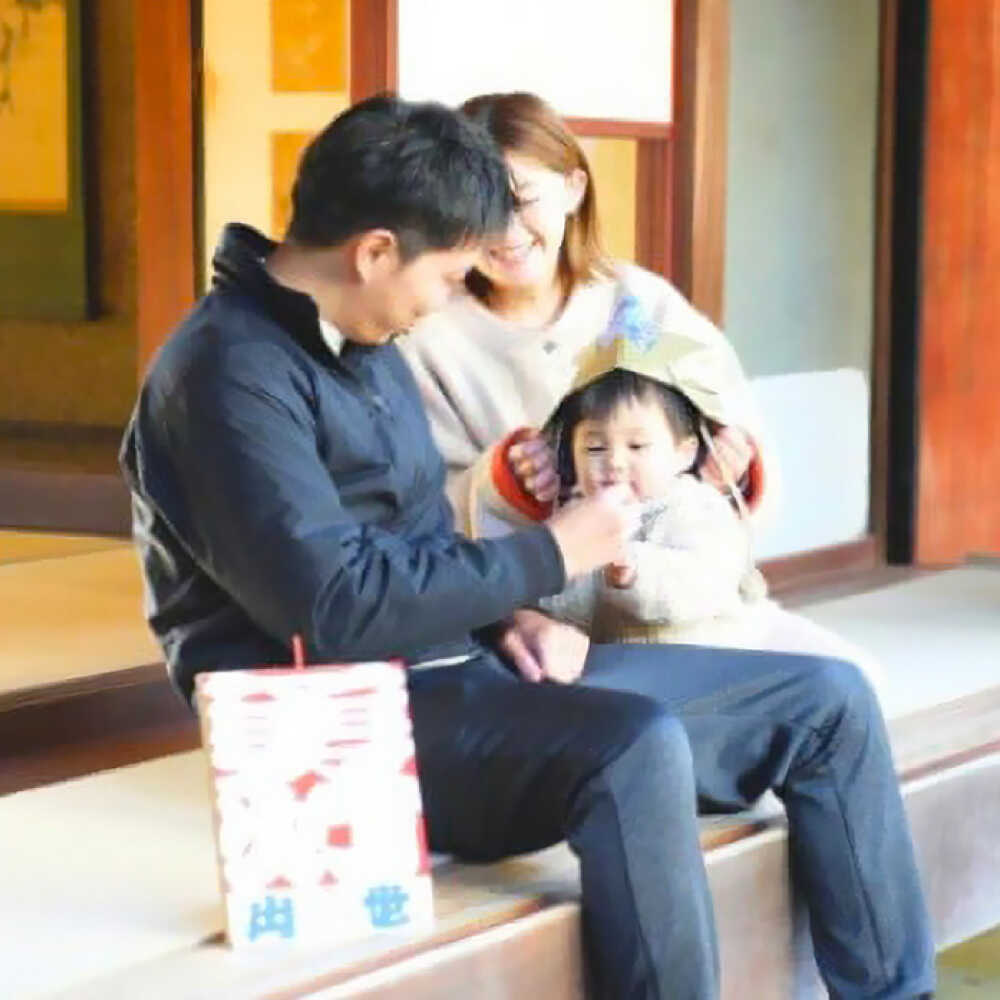 【ふるさと納税】飾り凧＜メッセージ凧＞ 1統・お守り1個 ／ 伝統工芸 雑貨 おすすめ 送料無料 人気 たこ カイト 和凧 五十崎 お祝い 縁起物 贈り物 ギフト プレゼント 四国 愛媛県 内子町 タコ 伝統工芸品 【いかざき大凧合戦実行委員会】[BKBF004] 12000 12000円 f384224-uchiko-10000029 愛媛県内子町 サンプル画像3